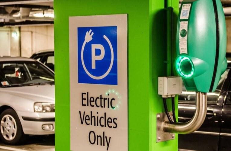 दिखने लगा EVs का असर, बहुत कम बिकने लगा डीजल – evs began to appear diesel started selling very little